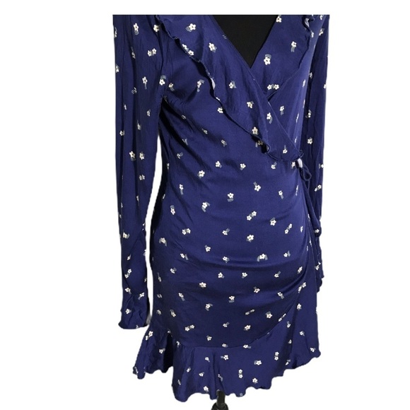 Urban Outfitters Blue Floral Ruffle Wrap D128 - Picture 4 of 7